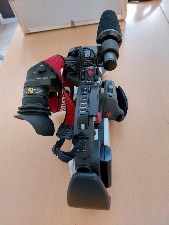 Canon XL1S MiniDV ProfiFilmkamera mit 3CCD mit Zubehör und Alukoffe